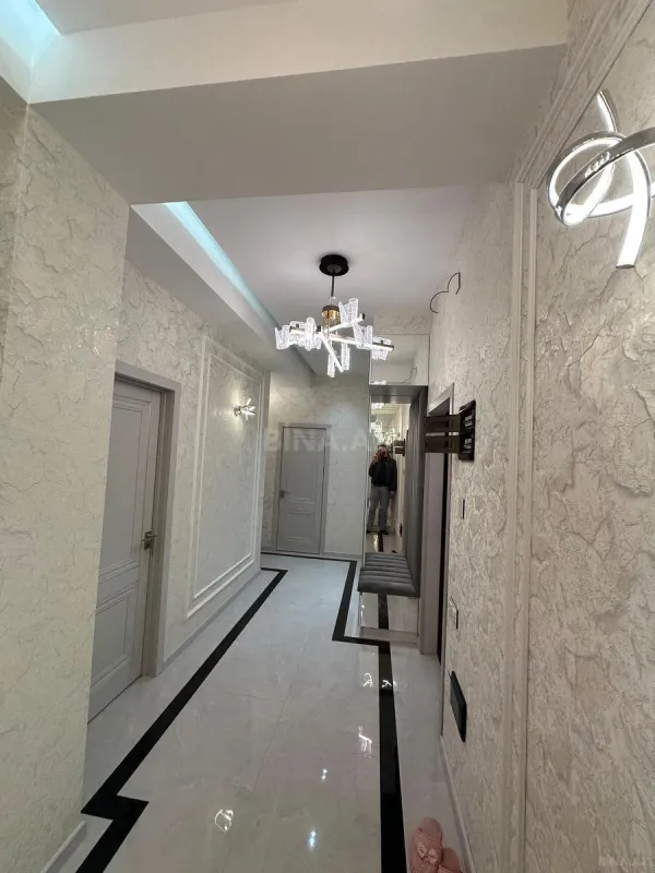 Satılır 2 otaqlı mənzil 86 m²