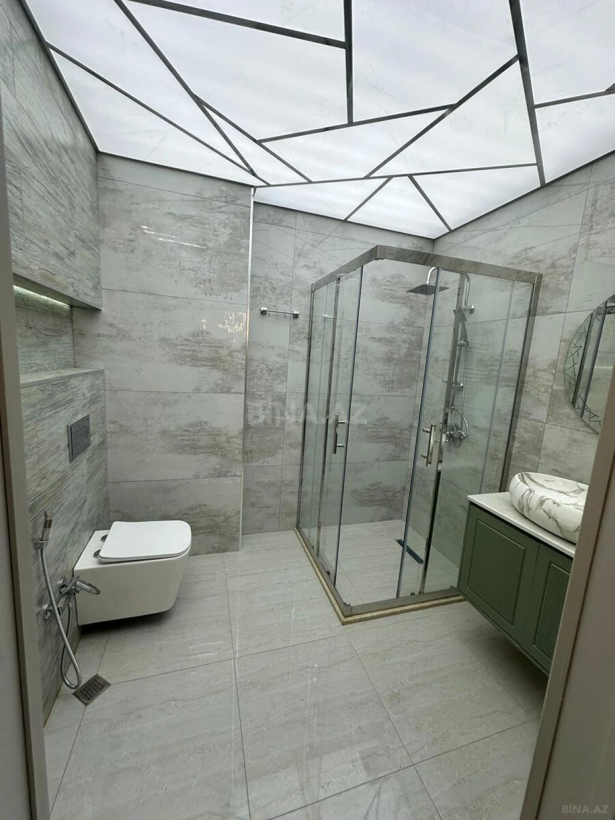 Satılır 2 otaqlı mənzil 86 m²