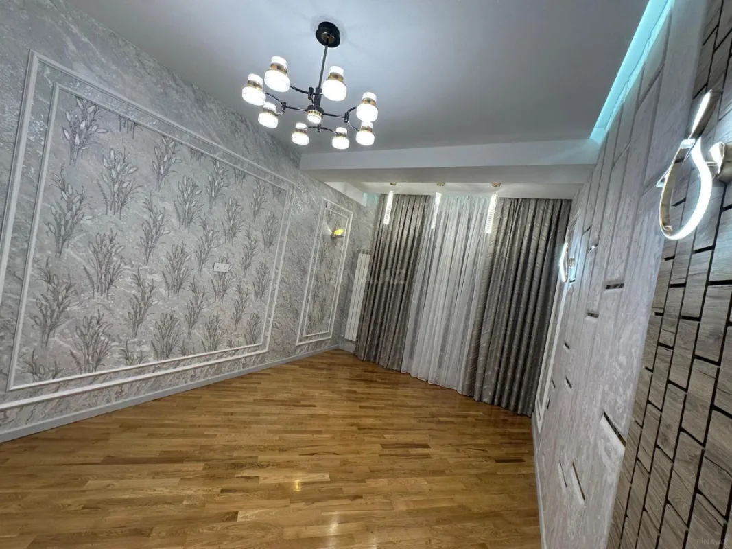 Satılır 2 otaqlı mənzil 86 m²