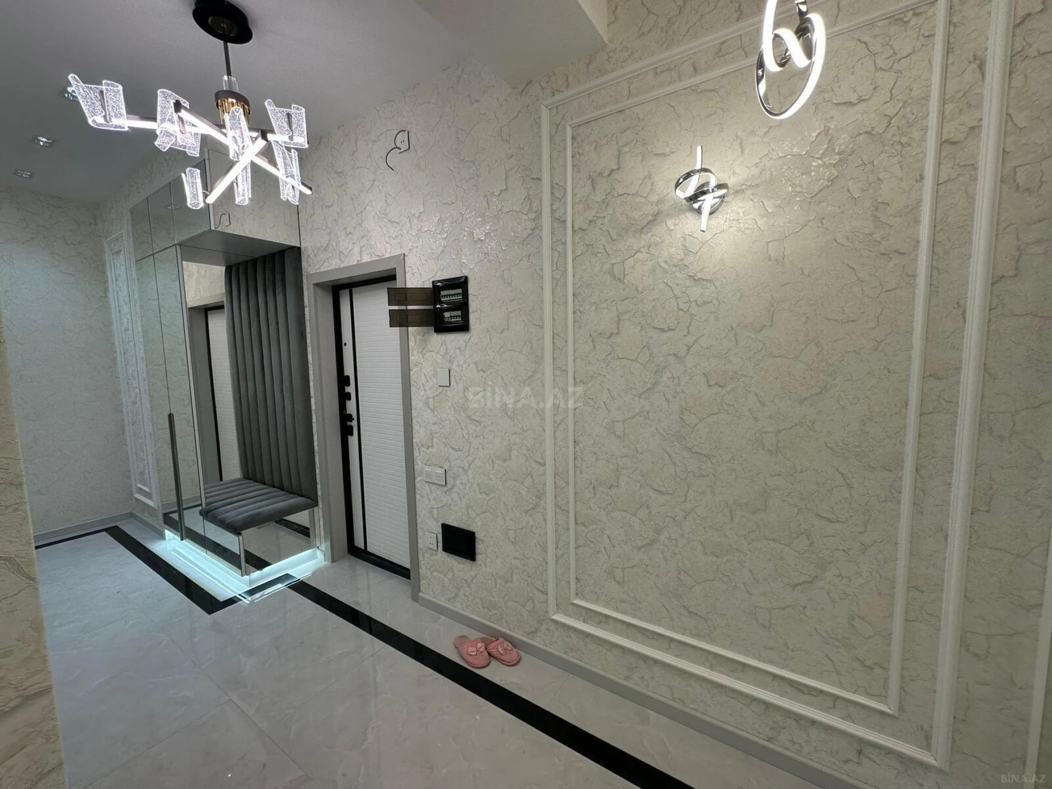 Satılır 2 otaqlı mənzil 86 m²