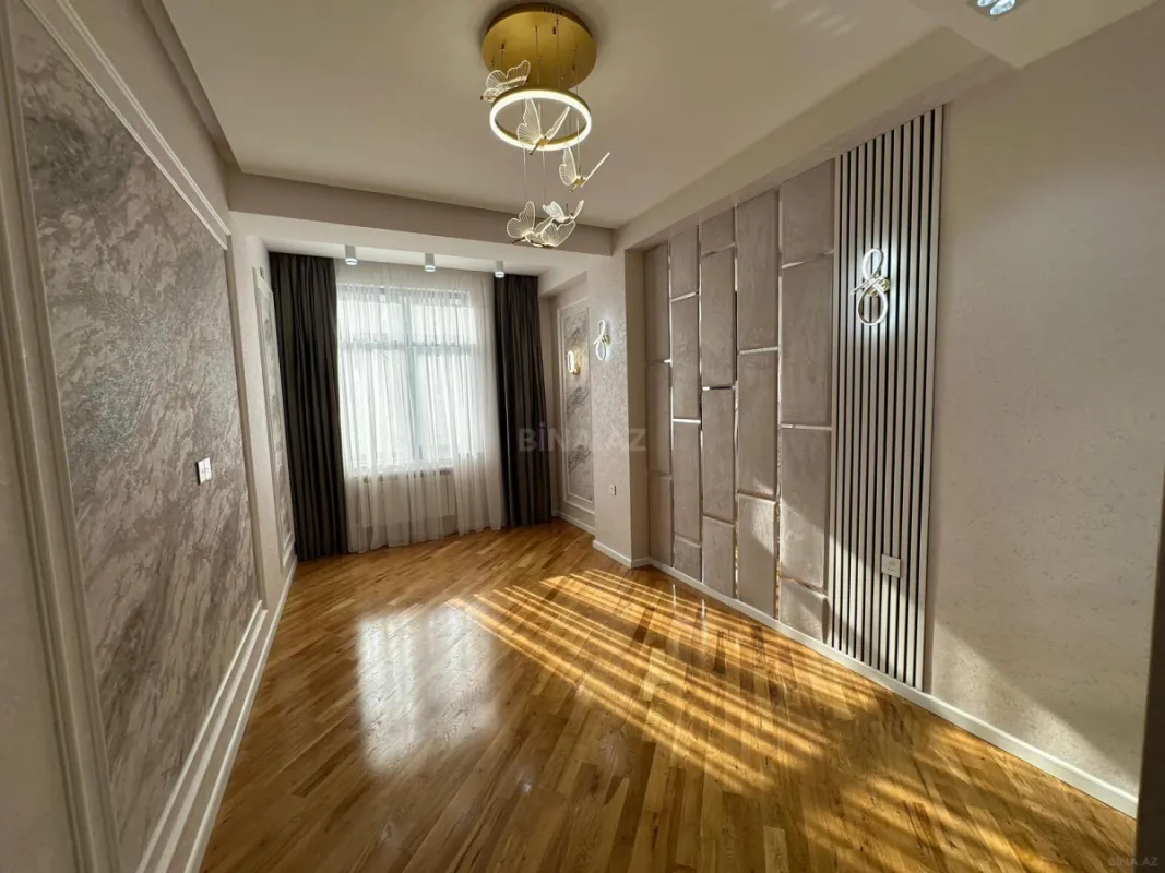 Satılır 3 otaqlı mənzil 126 m²