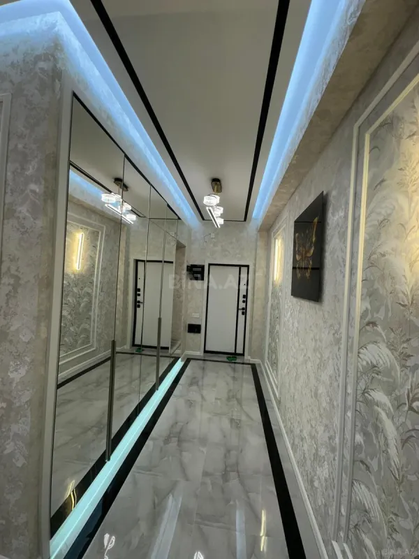 Satılır 3 otaqlı mənzil 126 m²