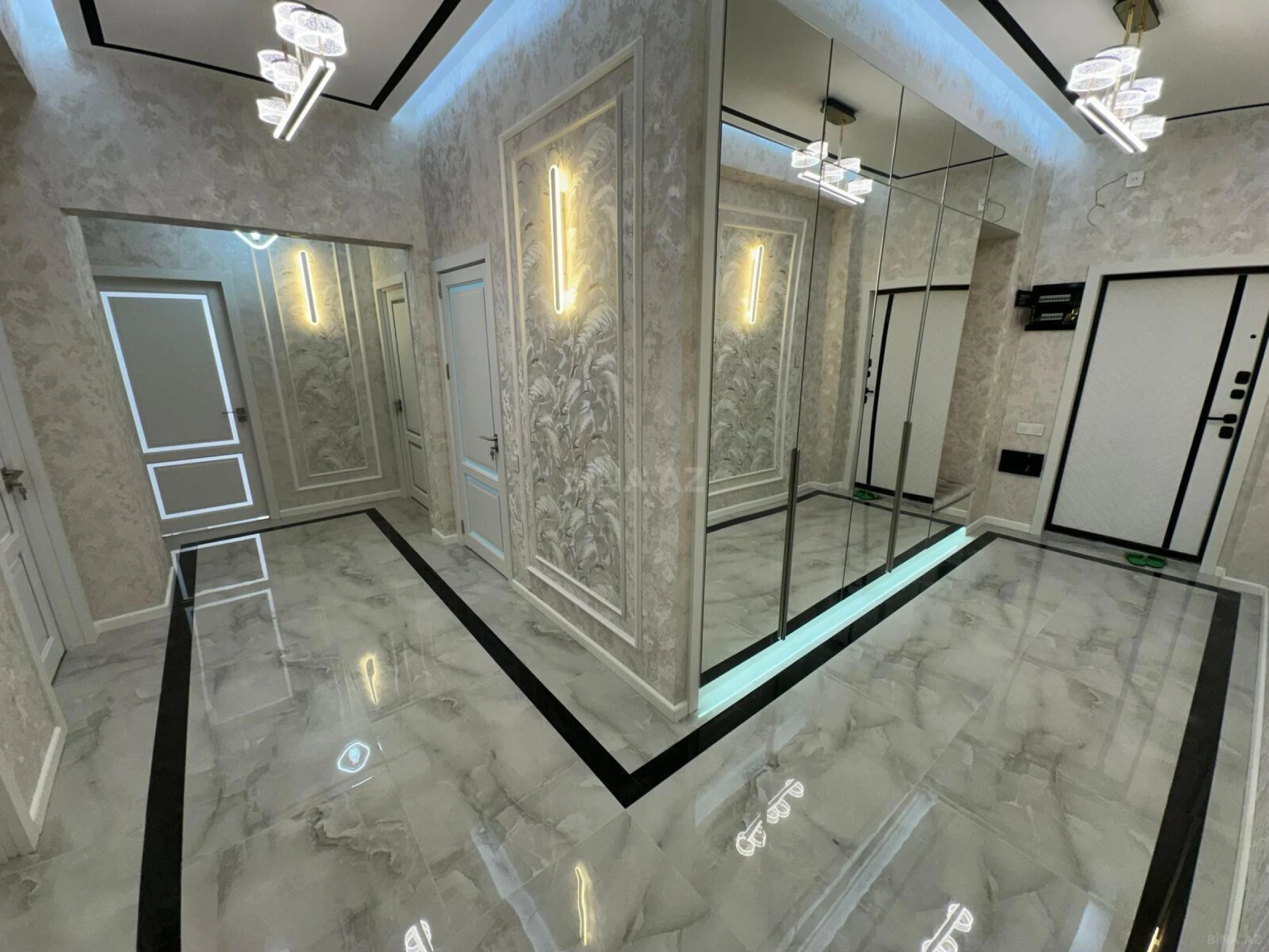 Satılır 3 otaqlı mənzil 126 m²