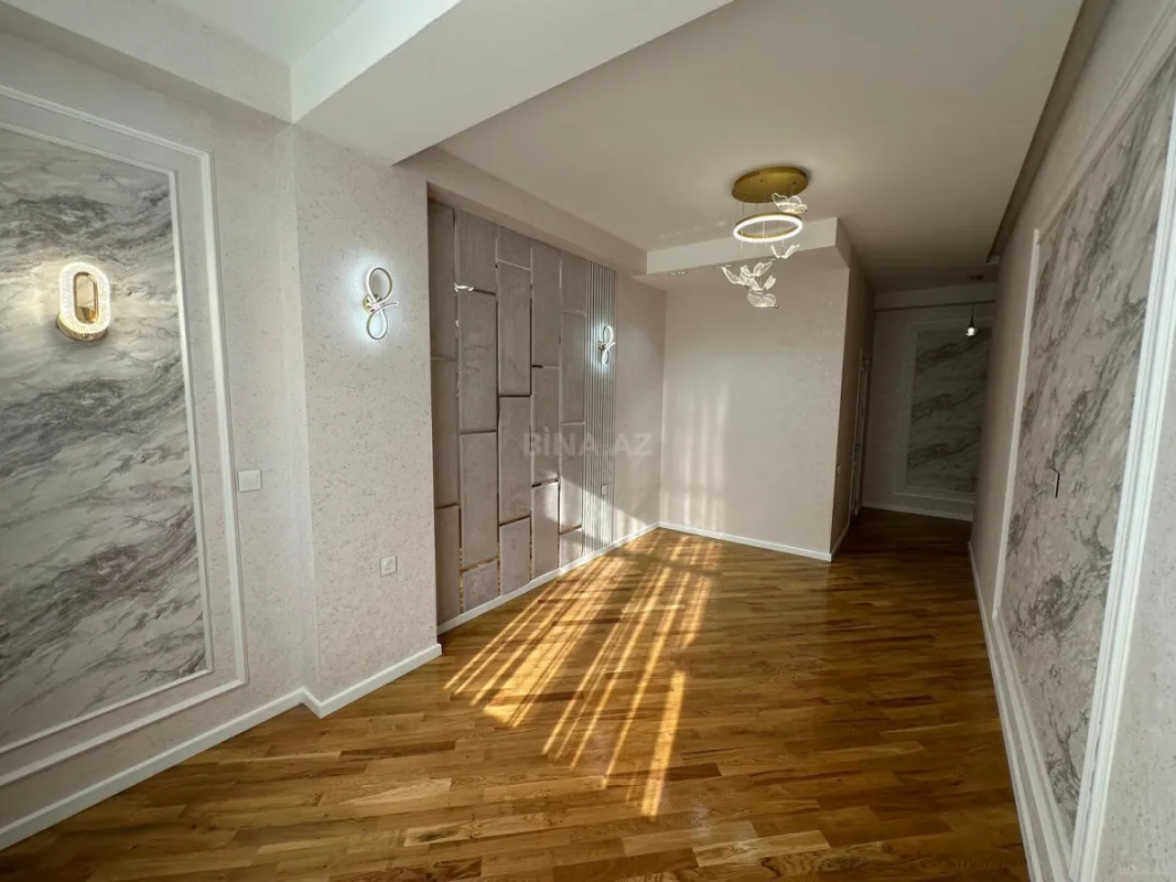 Satılır 3 otaqlı mənzil 126 m²