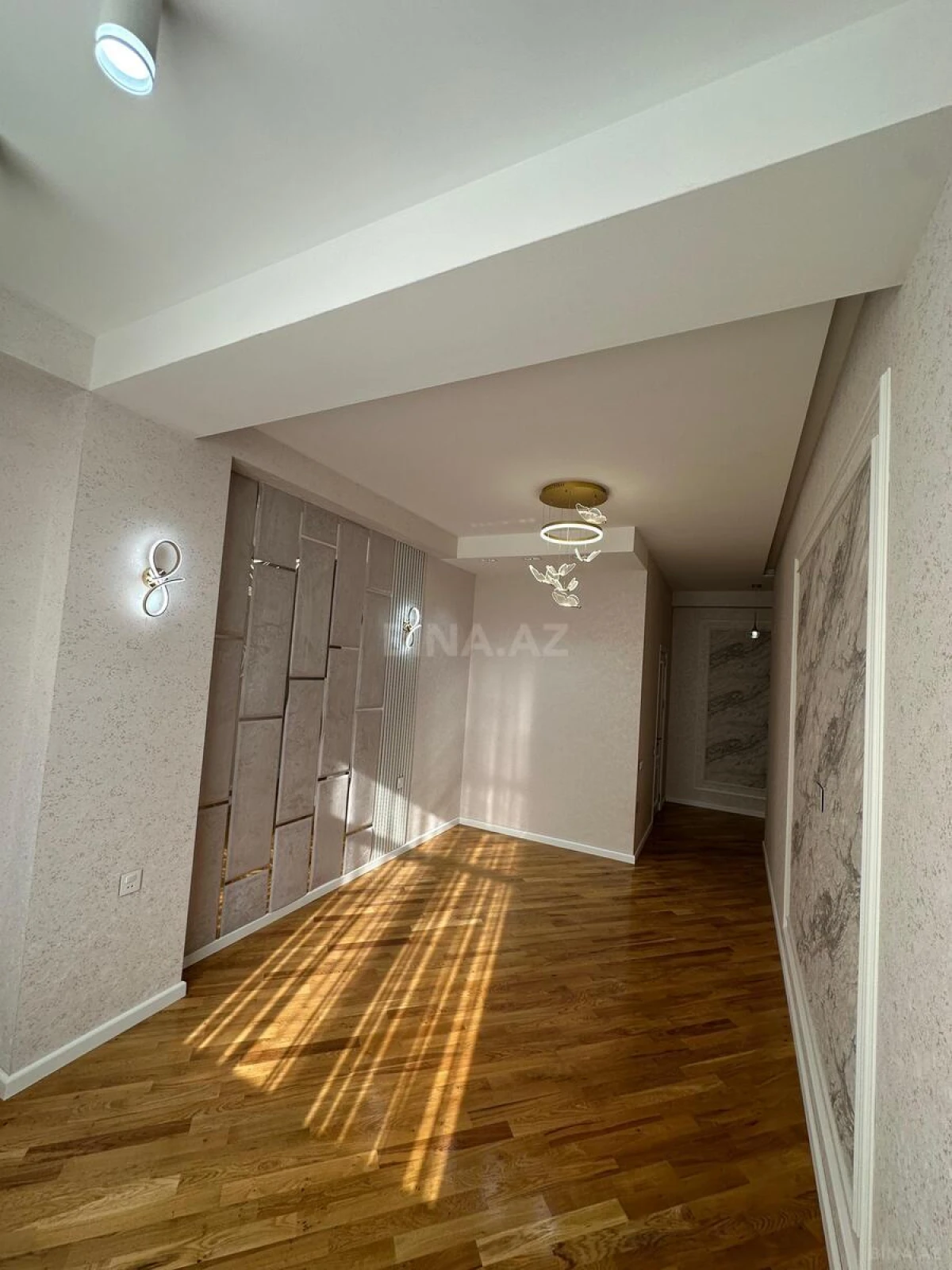 Satılır 3 otaqlı mənzil 126 m²