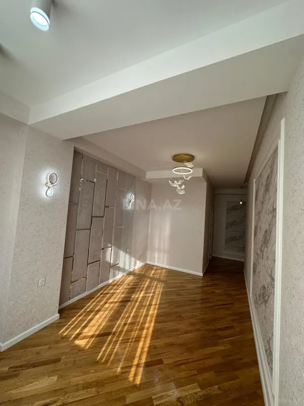 Satılır 3 otaqlı mənzil 126 m²