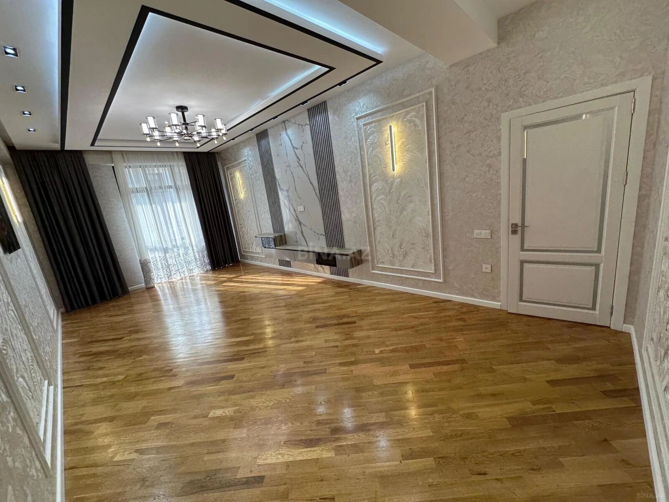 Satılır 3 otaqlı mənzil 126 m²