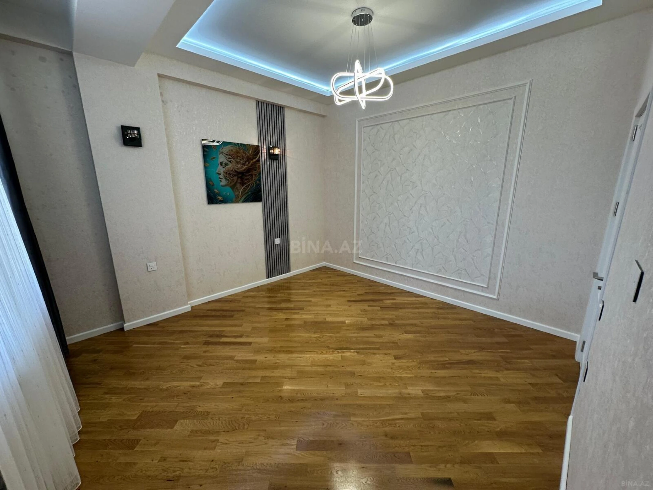 Satılır 3 otaqlı mənzil 126 m²