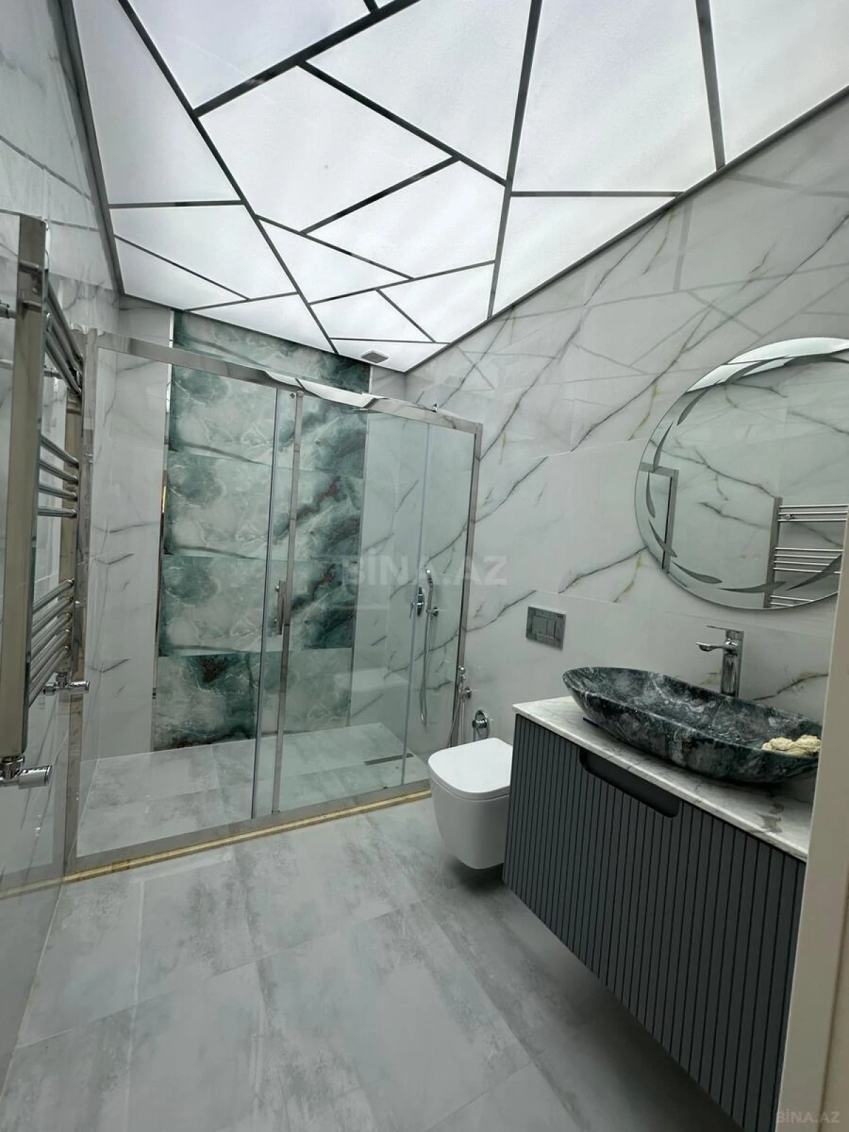 Satılır 3 otaqlı mənzil 126 m²