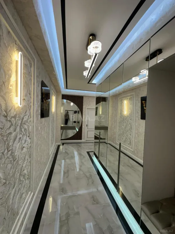 Satılır 3 otaqlı mənzil 126 m²