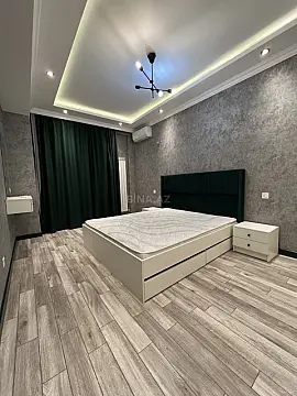 Satılır 2 otaqlı mənzil 76 m²