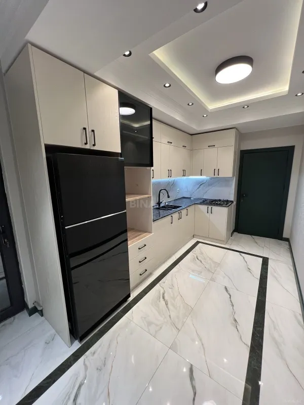 Satılır 2 otaqlı mənzil 76 m²