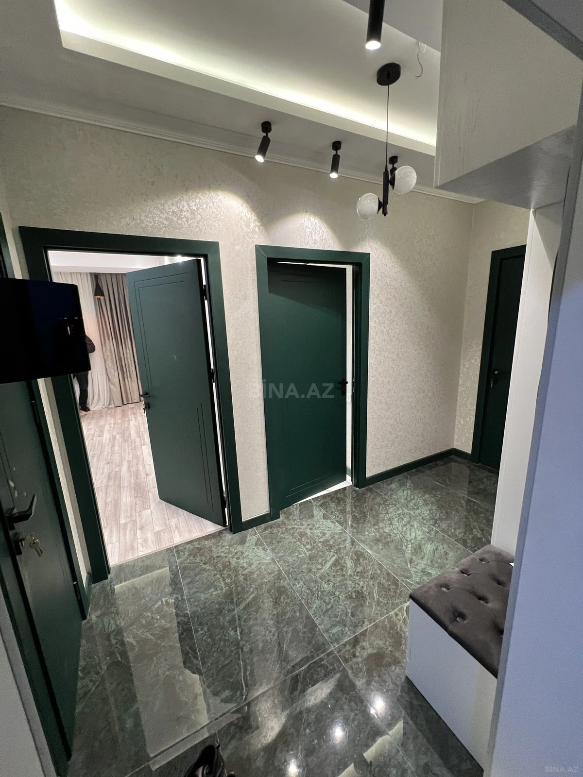 Satılır 2 otaqlı mənzil 76 m²