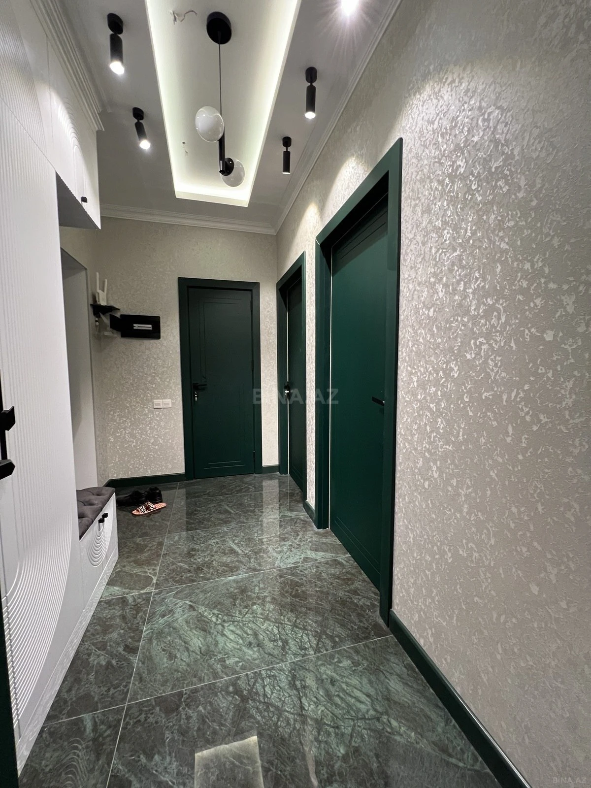 Satılır 2 otaqlı mənzil 76 m²