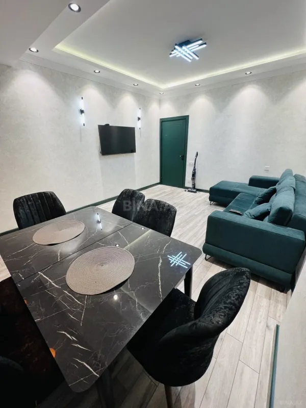 Satılır 2 otaqlı mənzil 76 m²