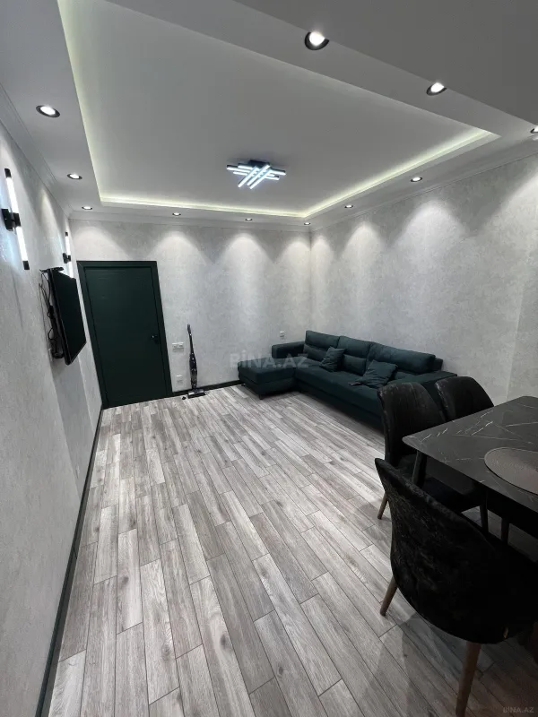 Satılır 2 otaqlı mənzil 76 m²