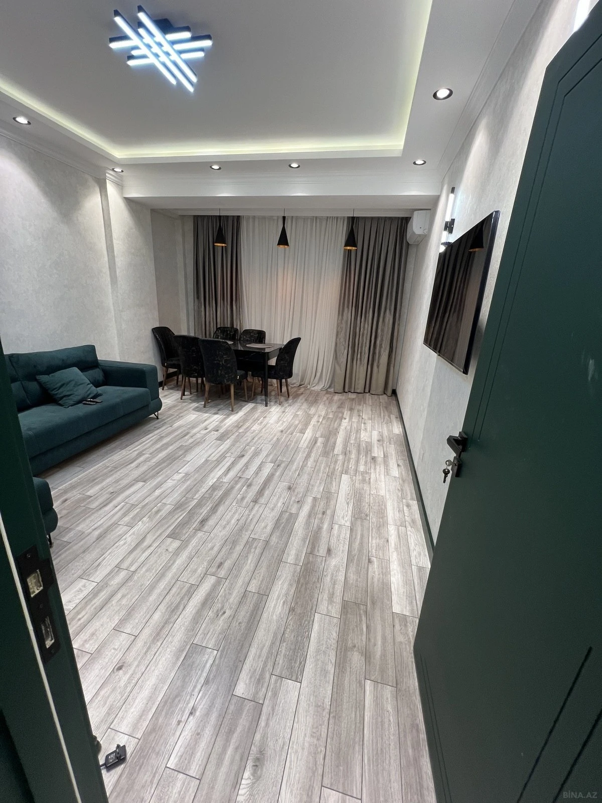 Satılır 2 otaqlı mənzil 76 m²