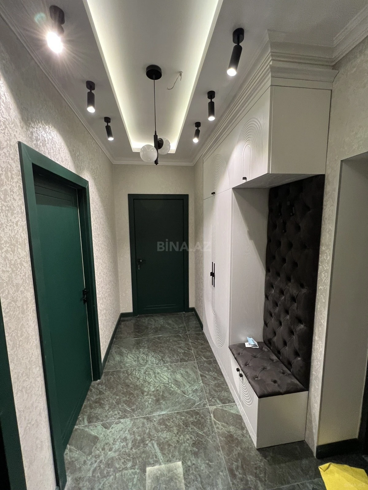 Satılır 2 otaqlı mənzil 76 m²
