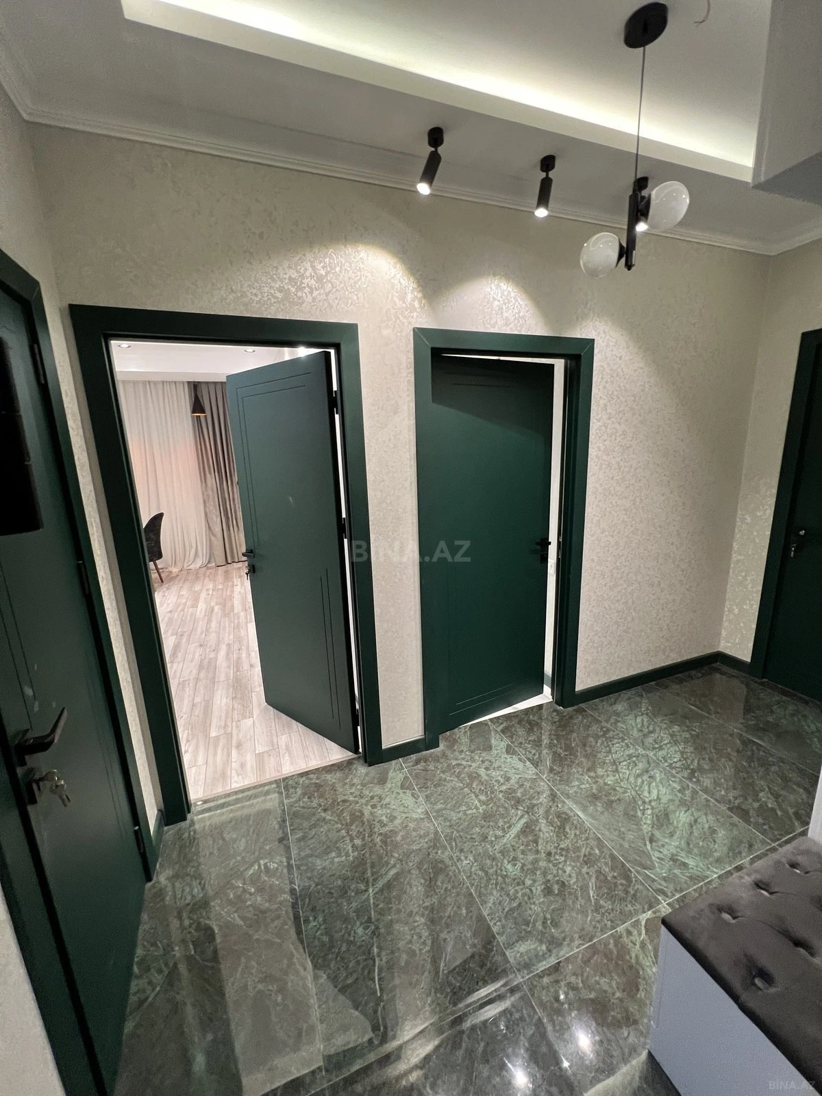 Satılır 2 otaqlı mənzil 76 m²