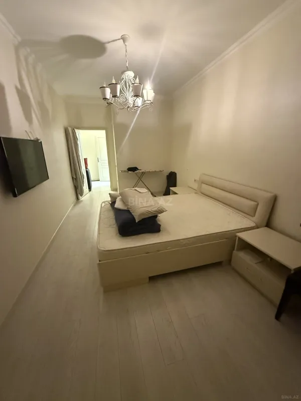 Satılır 2 otaqlı mənzil 92 m²