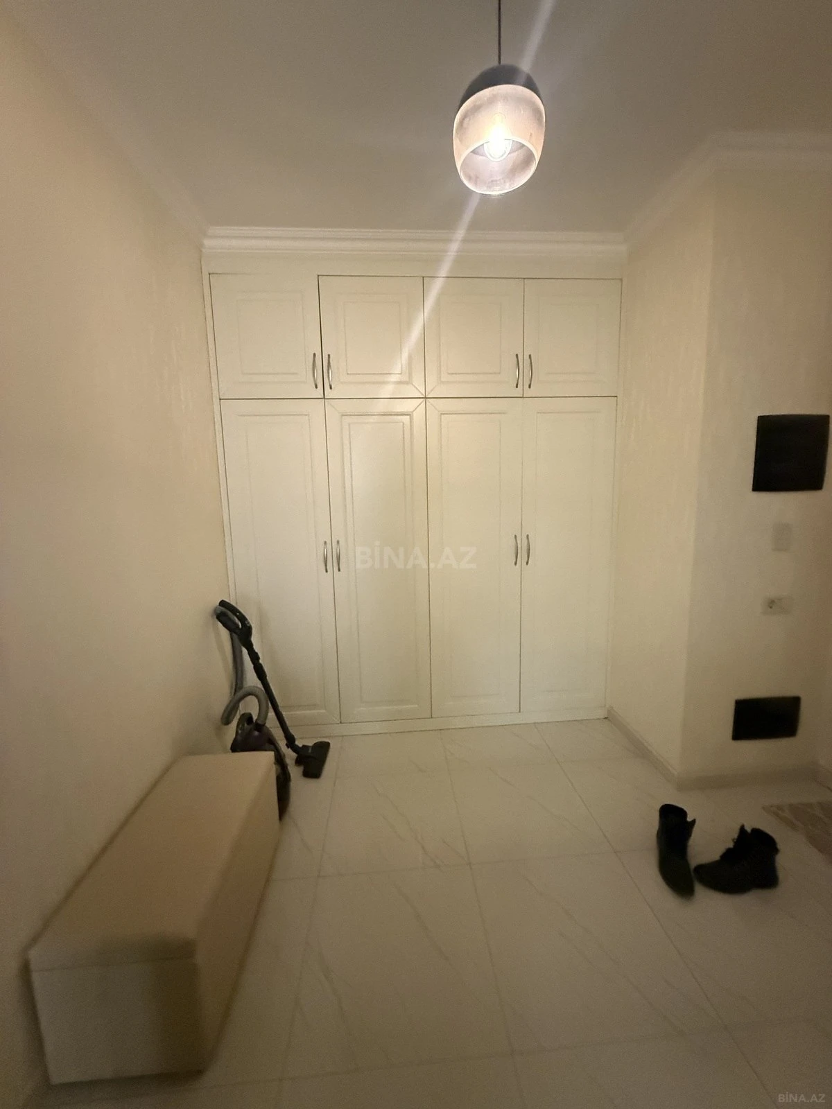 Satılır 2 otaqlı mənzil 92 m²