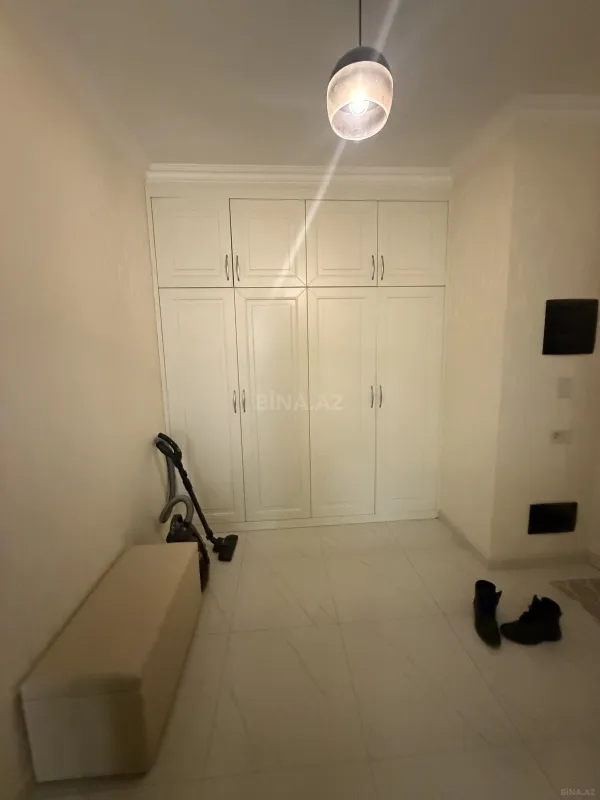 Satılır 2 otaqlı mənzil 92 m²