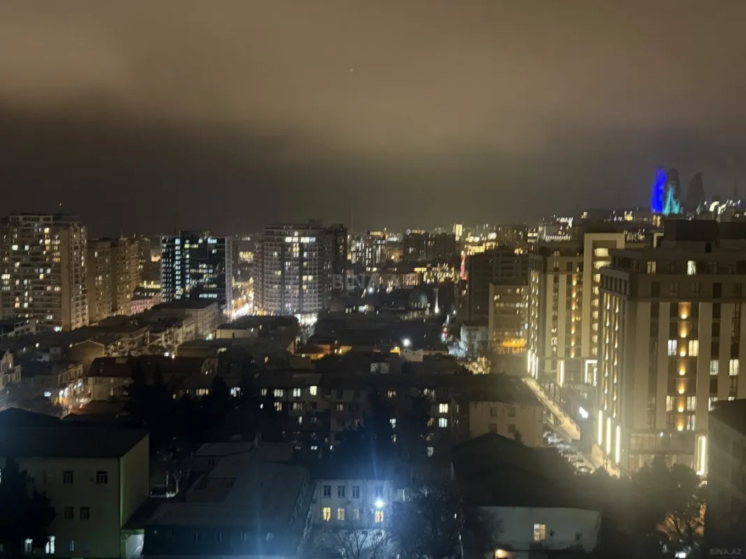 Satılır 2 otaqlı mənzil 92 m²