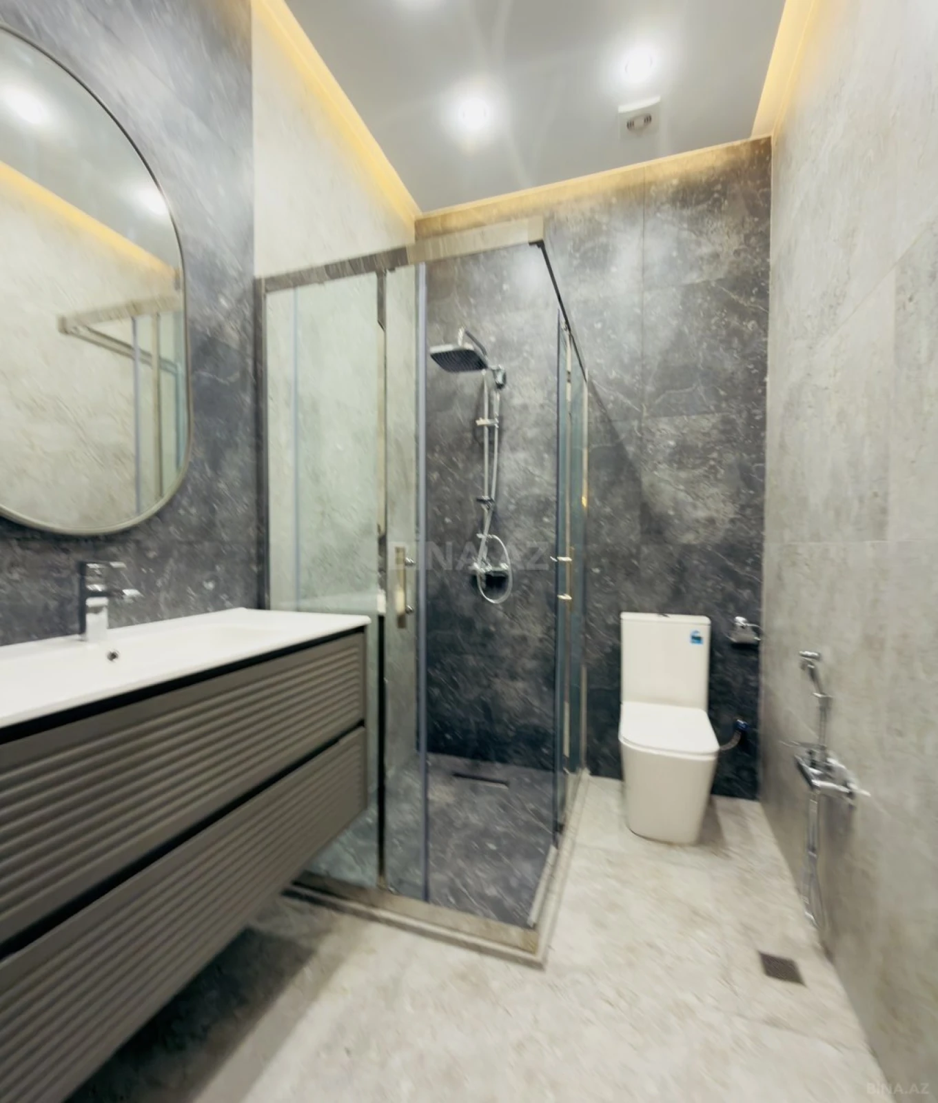 Satılır 4 otaqlı həyət evi 180 m²