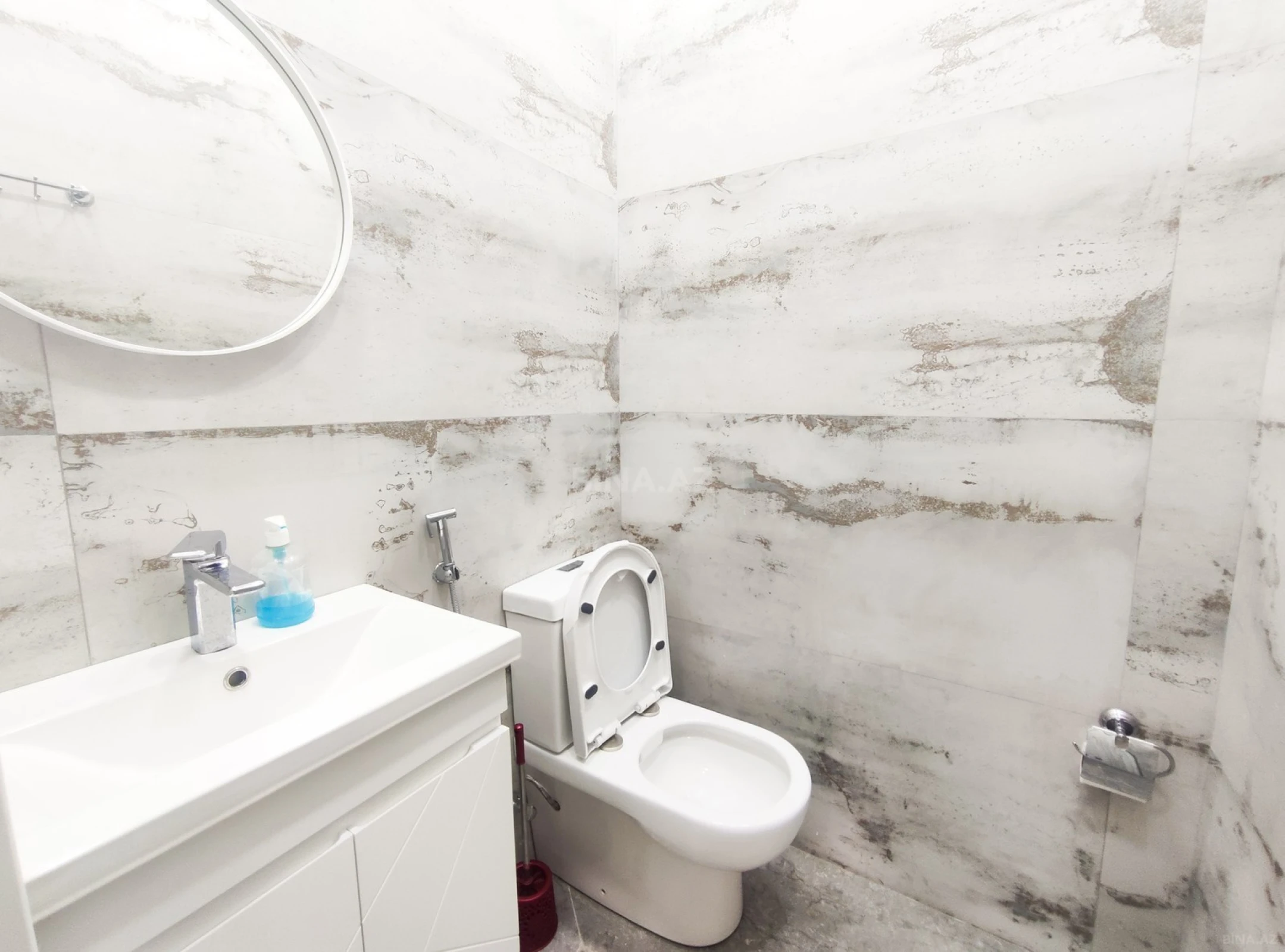 Kirayə verilir 2 otaqlı mənzil 85 m²