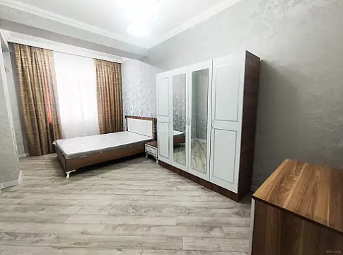 Kirayə verilir 2 otaqlı mənzil 85 m²