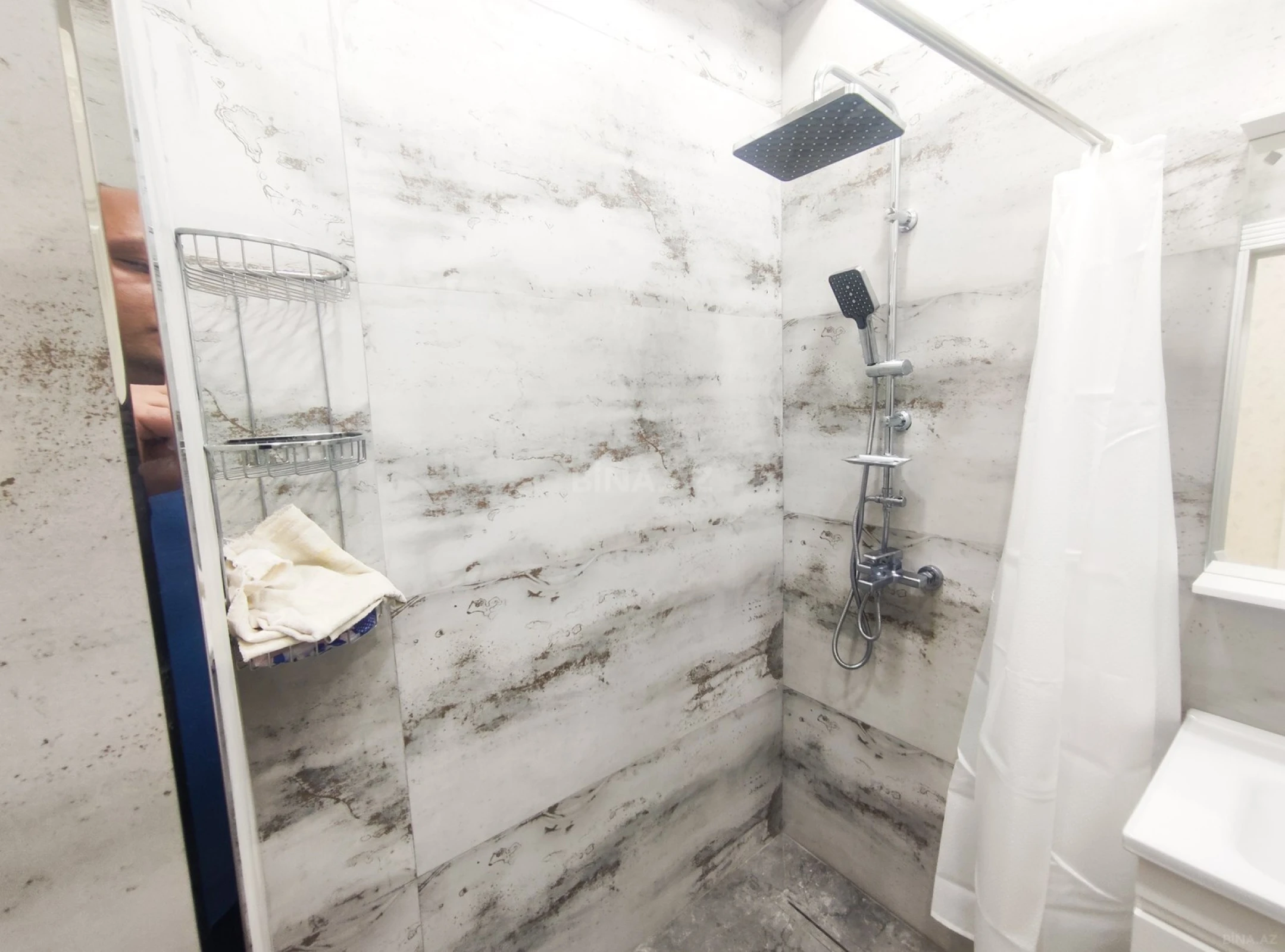 Kirayə verilir 2 otaqlı mənzil 85 m²