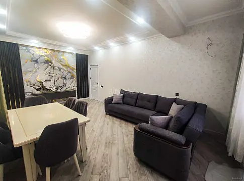 Kirayə verilir 2 otaqlı mənzil 85 m²