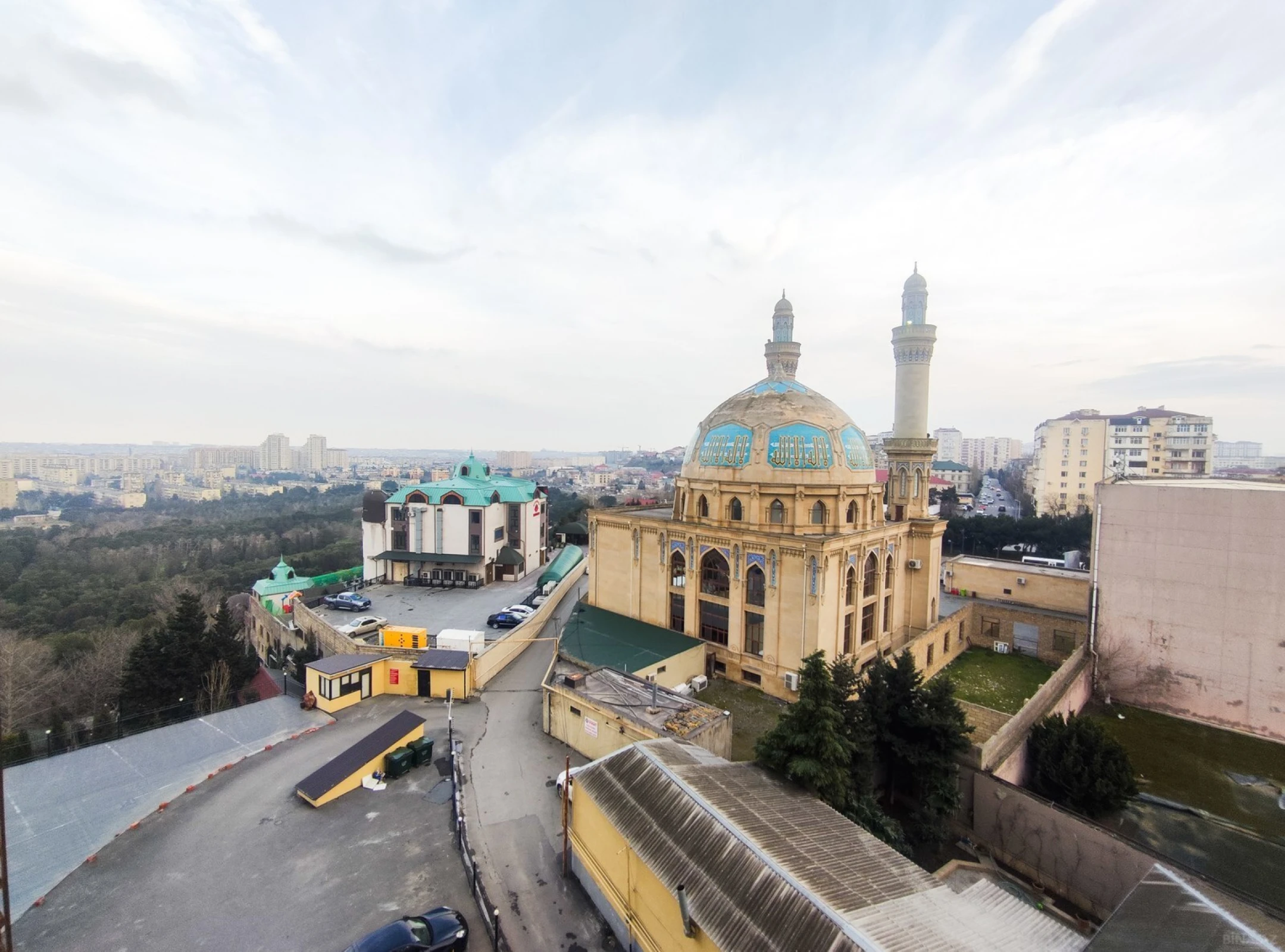 Kirayə verilir 2 otaqlı mənzil 85 m²