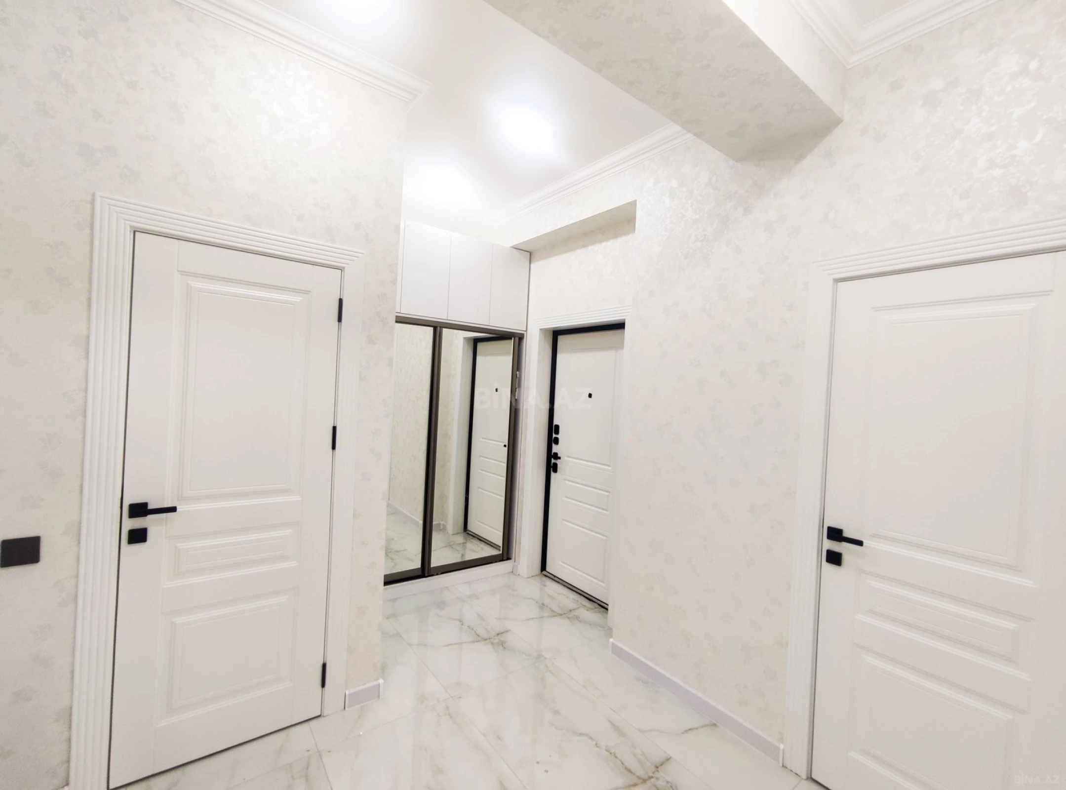 Kirayə verilir 2 otaqlı mənzil 85 m²