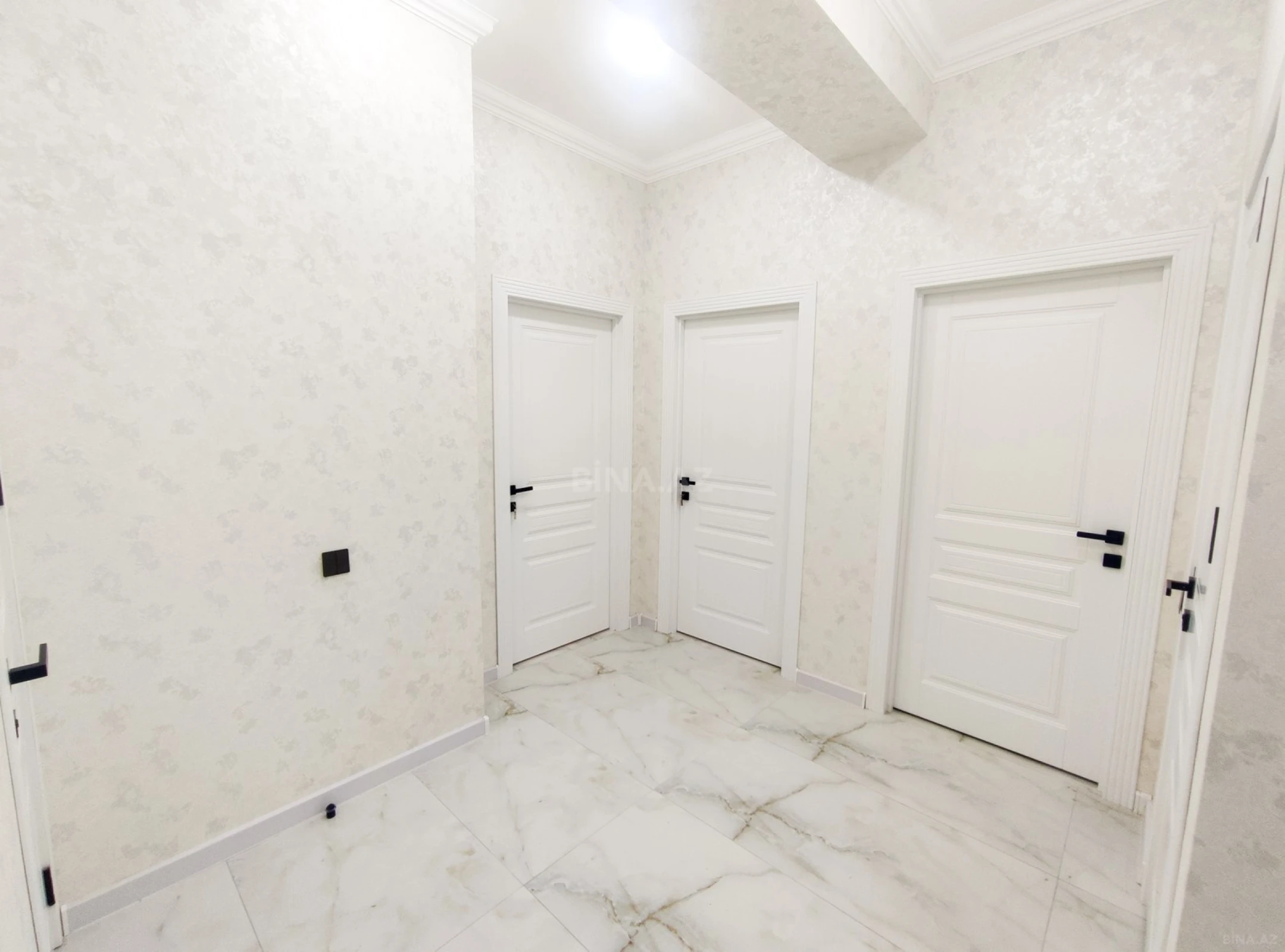 Kirayə verilir 2 otaqlı mənzil 85 m²