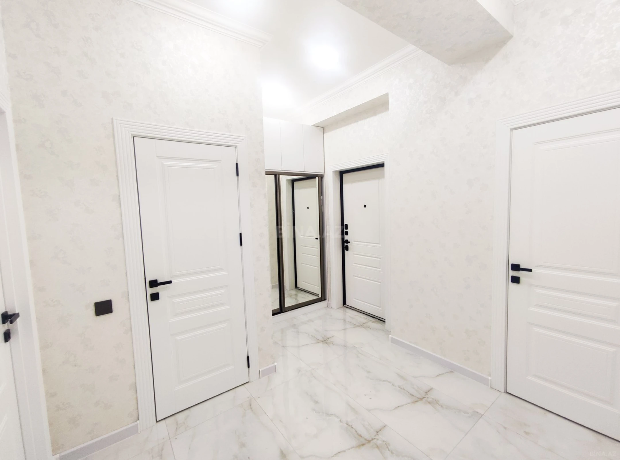 Kirayə verilir 2 otaqlı mənzil 85 m²