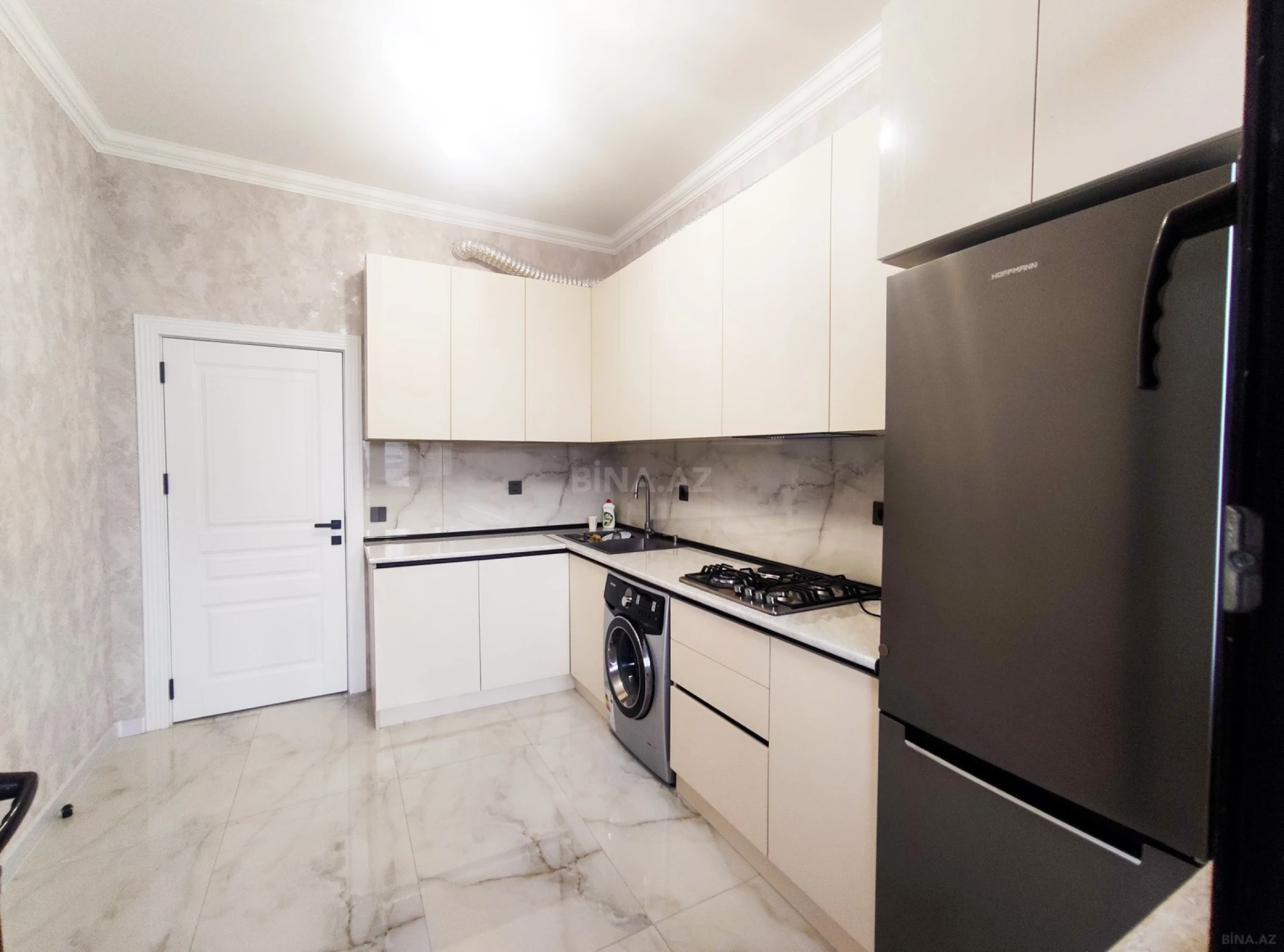 Kirayə verilir 2 otaqlı mənzil 85 m²