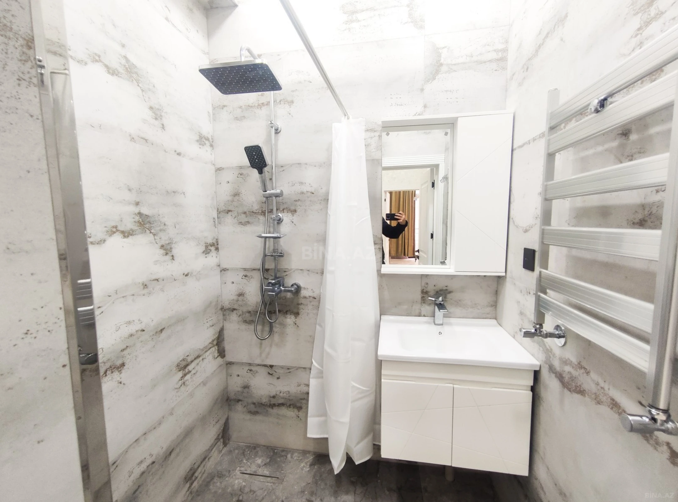 Kirayə verilir 2 otaqlı mənzil 85 m²