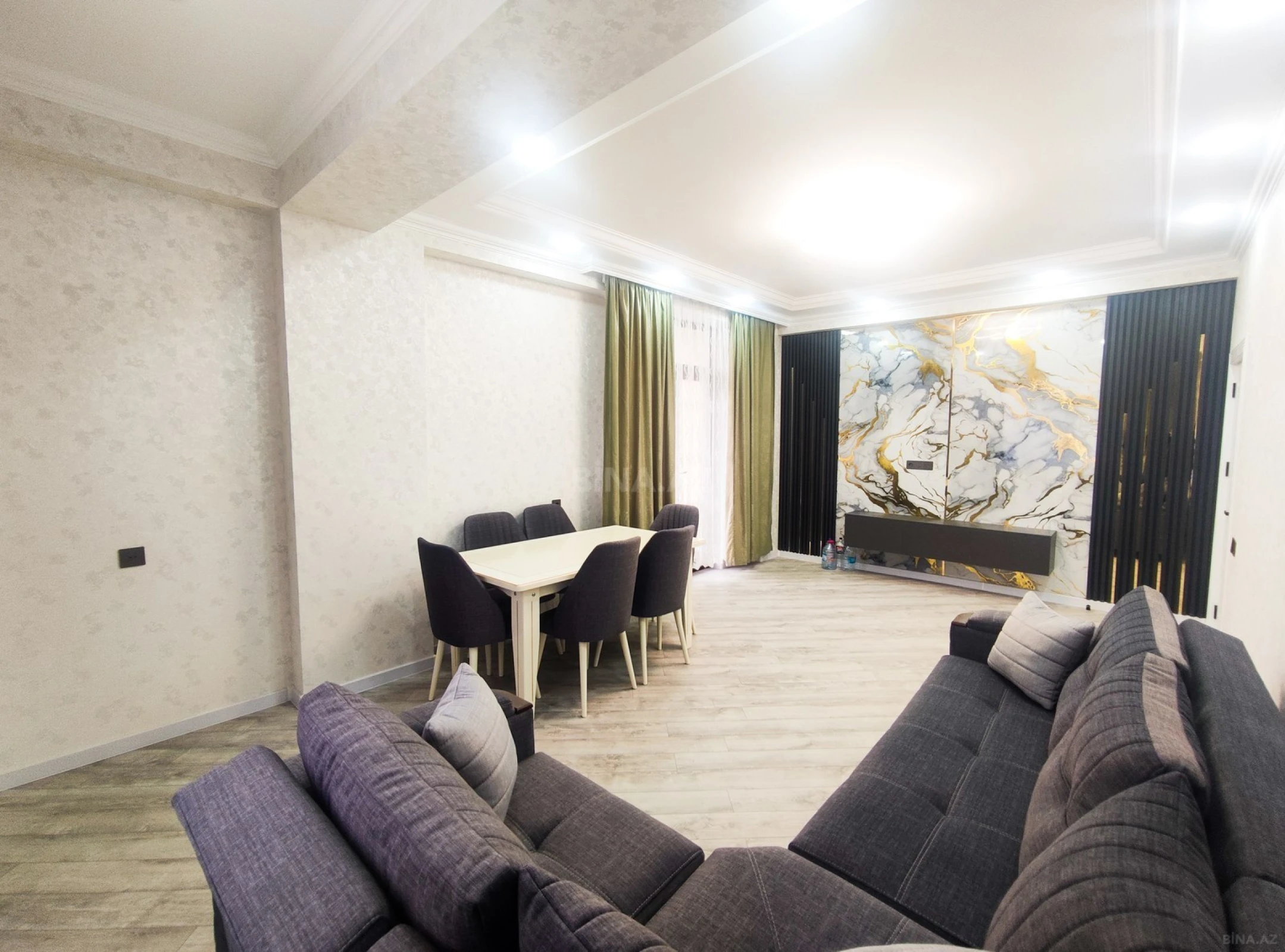 Kirayə verilir 2 otaqlı mənzil 85 m²