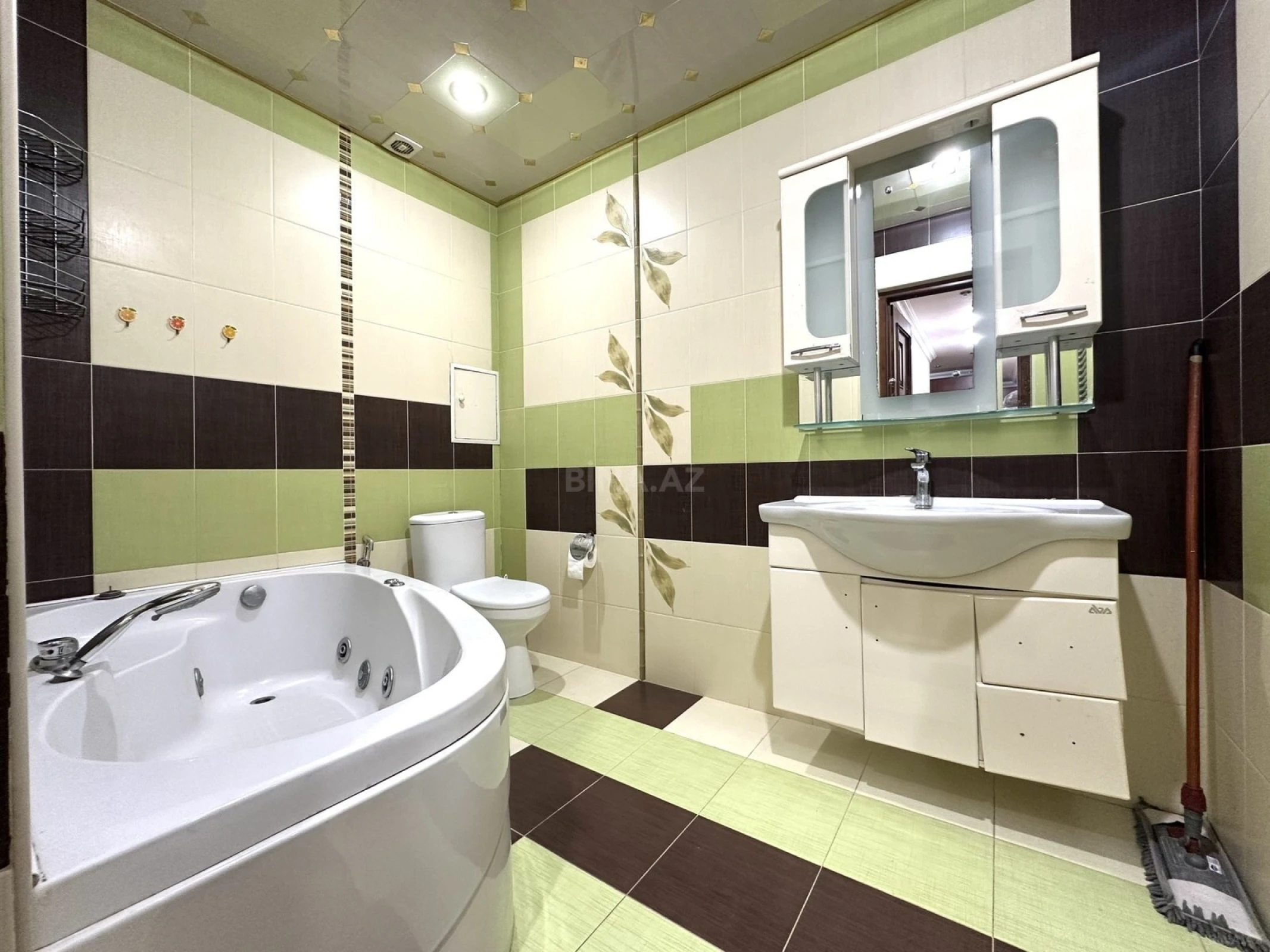 Kirayə verilir 2 otaqlı mənzil 95 m²