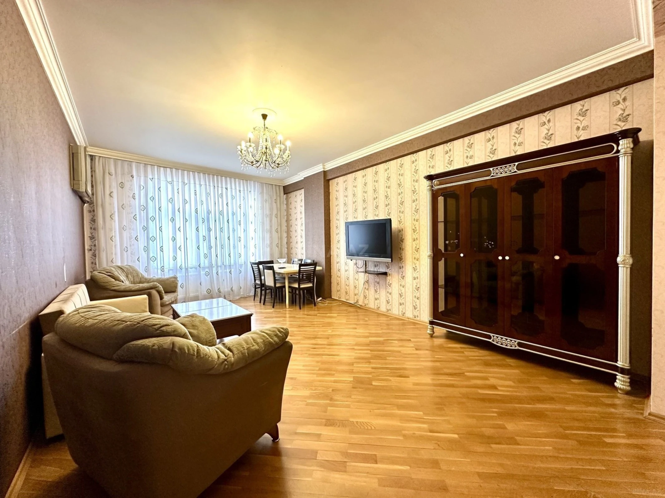 Kirayə verilir 2 otaqlı mənzil 95 m²