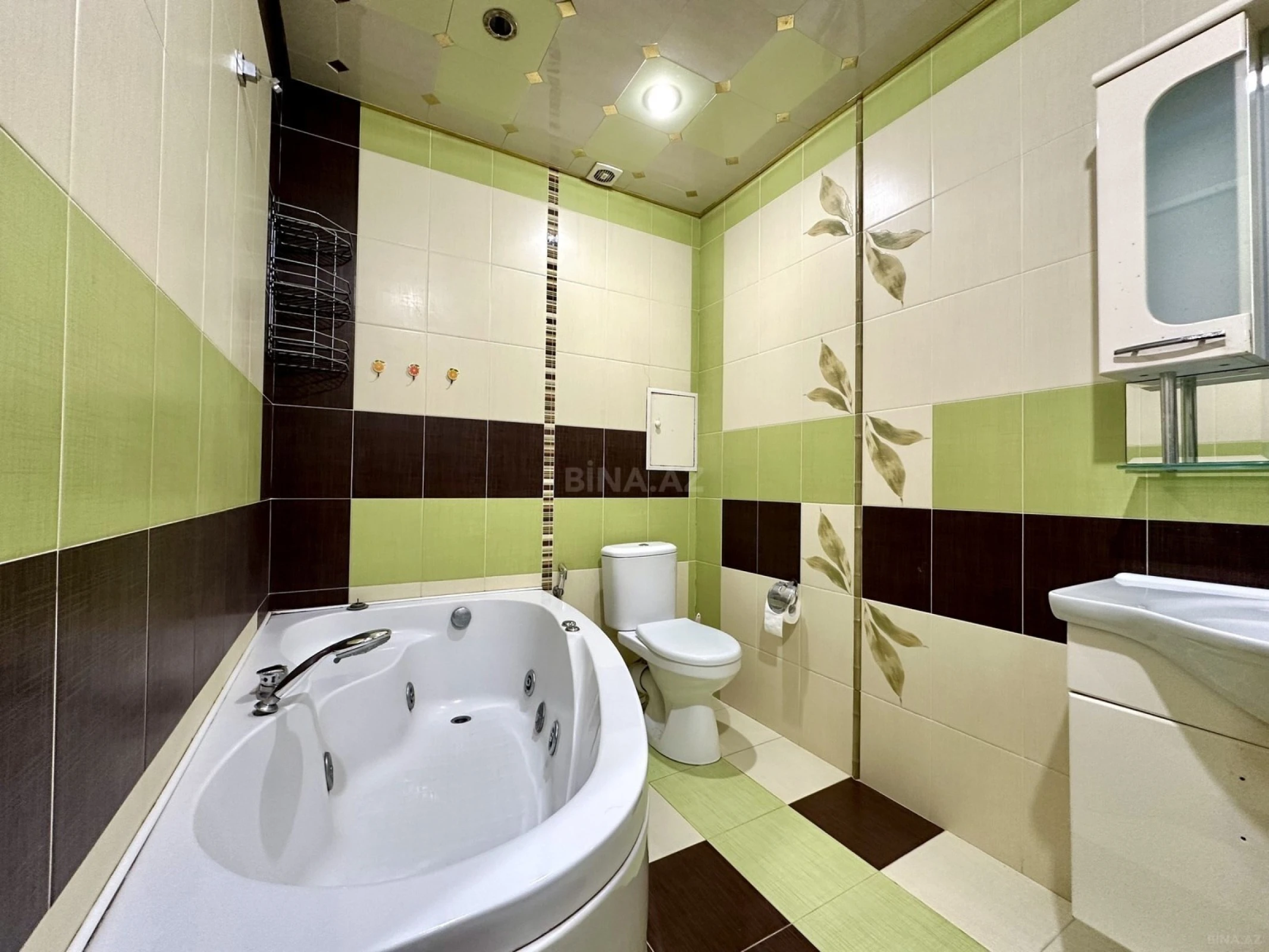 Kirayə verilir 2 otaqlı mənzil 95 m²