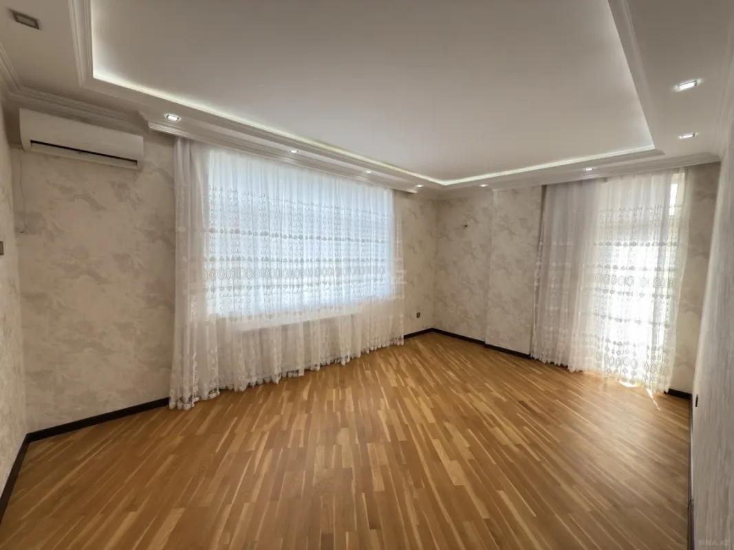 Satılır 3 otaqlı mənzil 122 m²