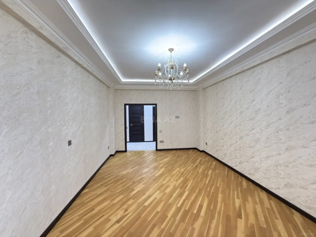 Satılır 3 otaqlı mənzil 122 m²