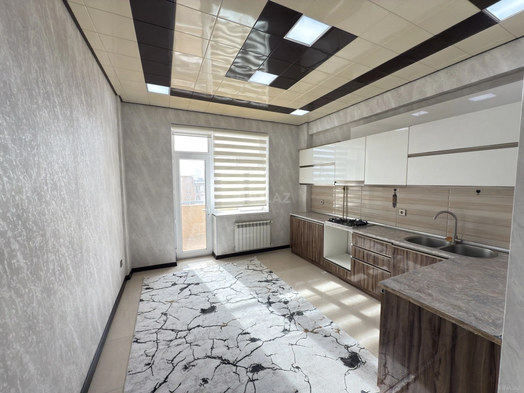 Satılır 3 otaqlı mənzil 122 m²