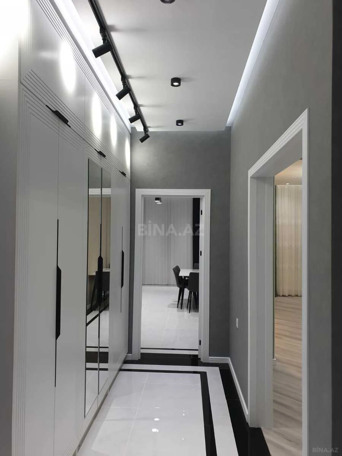 Kirayə verilir 3 otaqlı mənzil 140 m²