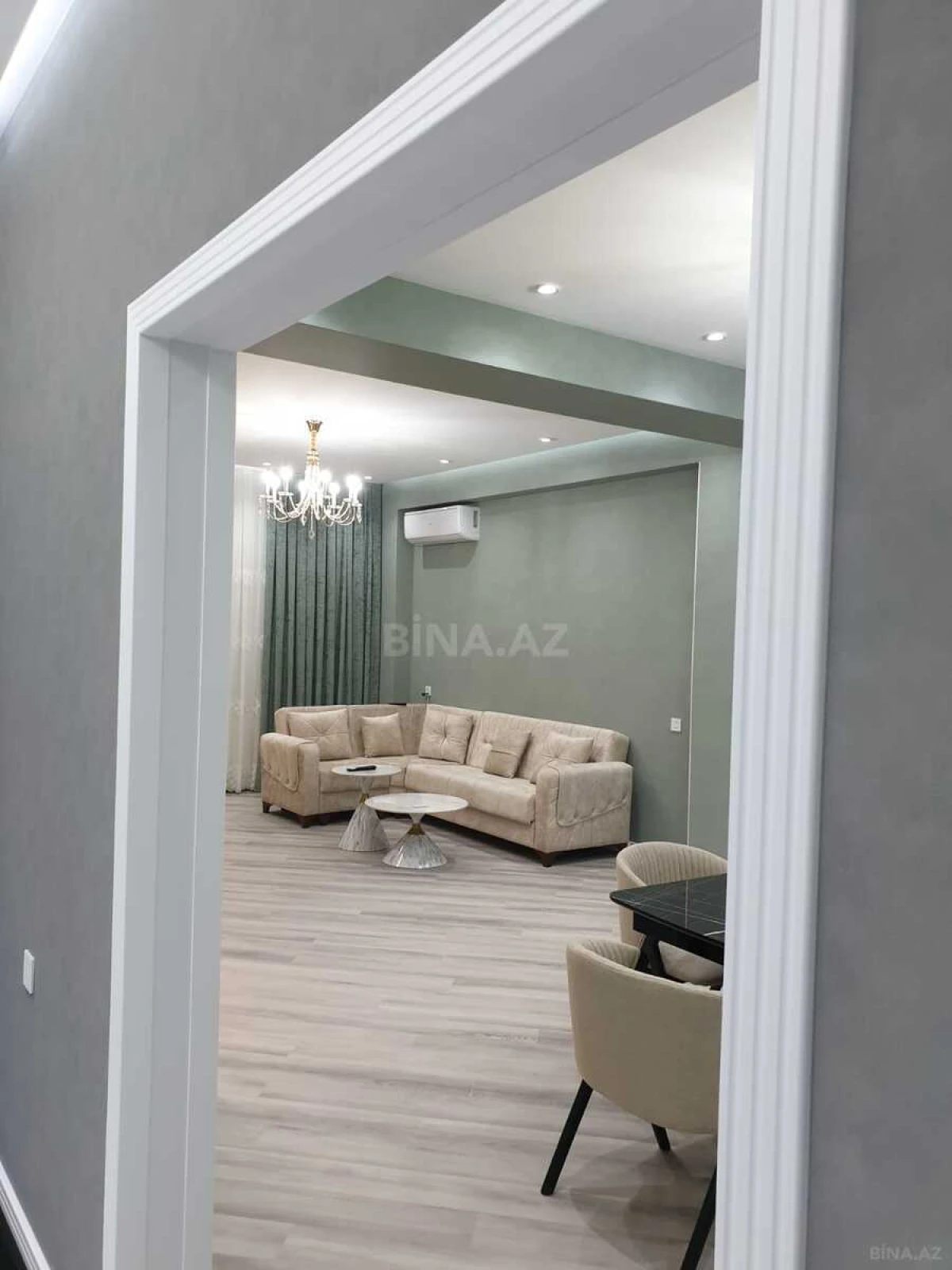 Kirayə verilir 3 otaqlı mənzil 140 m²