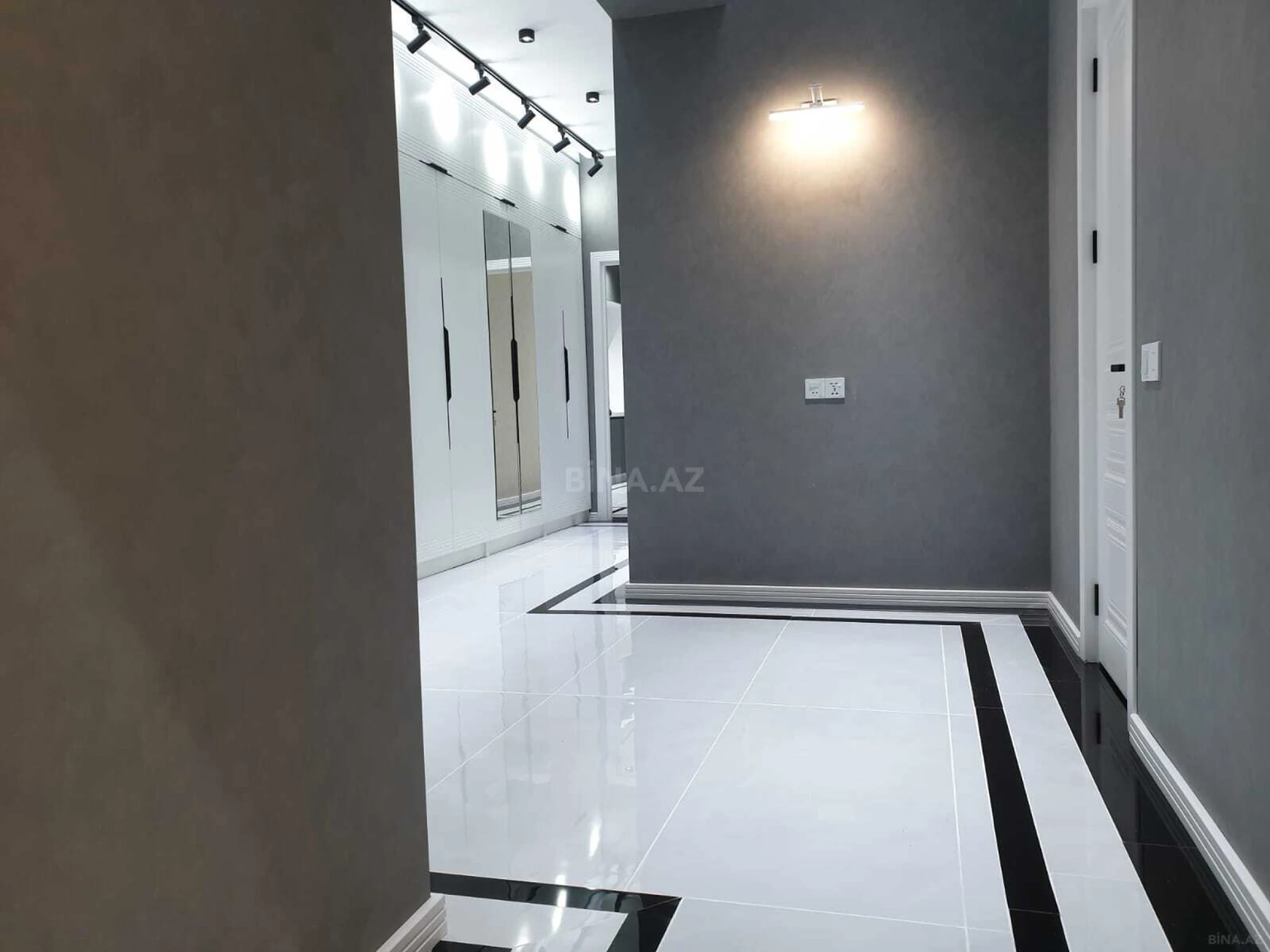 Kirayə verilir 3 otaqlı mənzil 140 m²