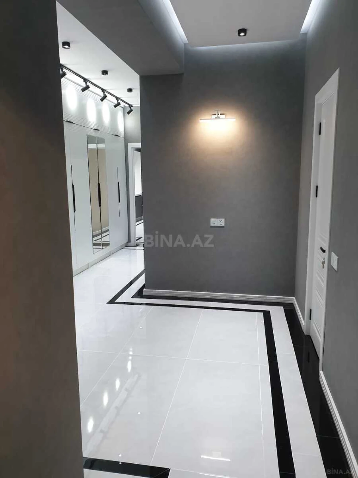 Kirayə verilir 3 otaqlı mənzil 140 m²