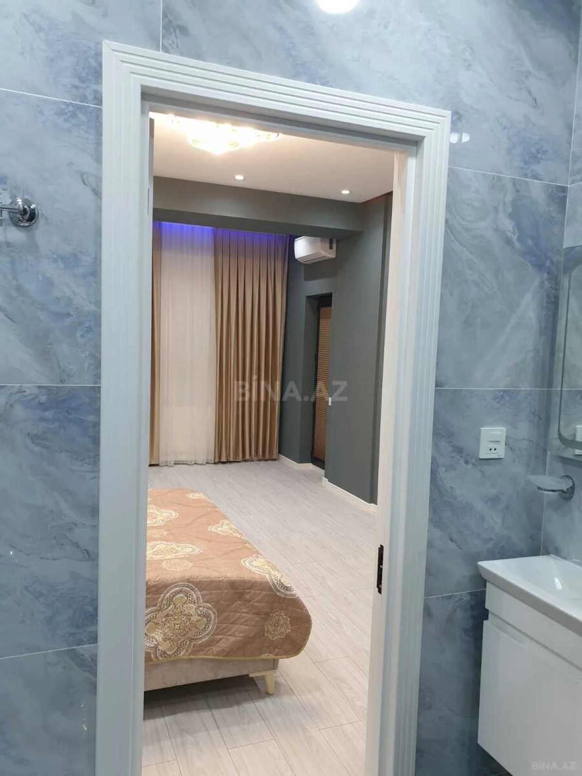 Kirayə verilir 3 otaqlı mənzil 140 m²